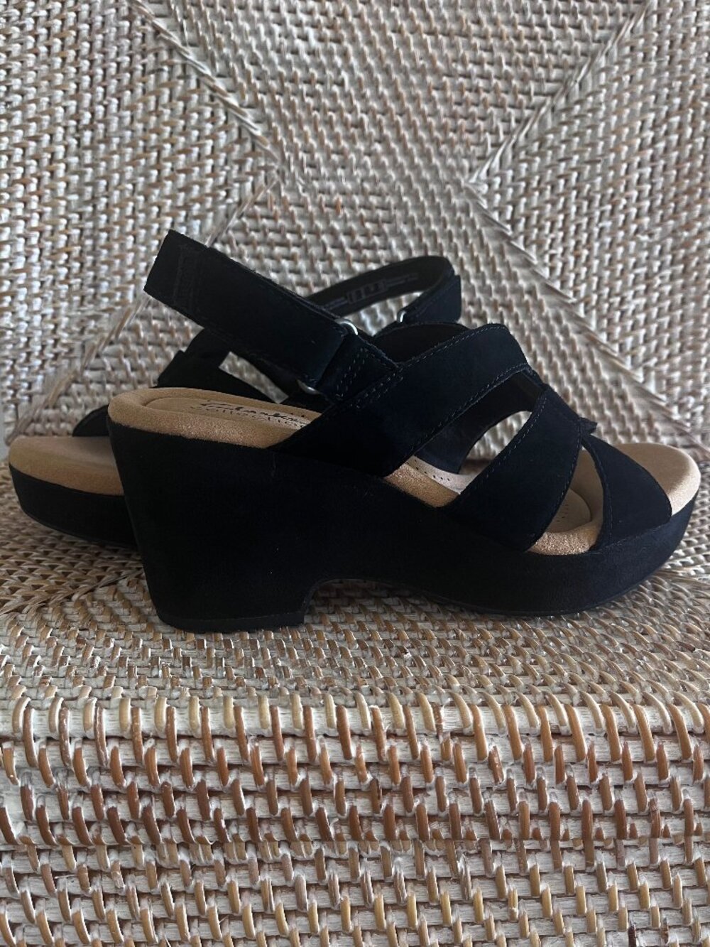 Clarks Collection Giselle Beach Black/Black Suede Wedge Platform Sandal 6 - Picture 7 of 14